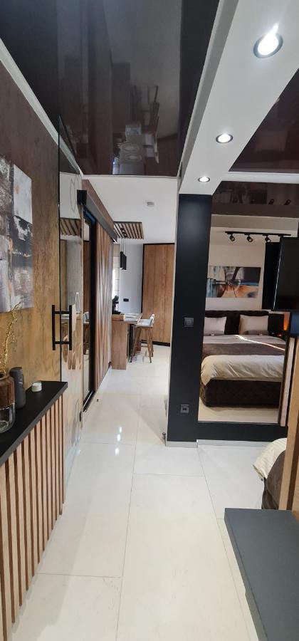 Design Apartment Platinium Spa Lux 5 Star "Havana" Completely Private Wellness & Spa Free Included Sauna & Jacuzzi & Salt Wall & Fire Place & 3D Ceilings & Business Wifi & Netflix & Keyless Code Entry & Full Smart App & Secure 2 Parking Place Чуприя Экстерьер фото